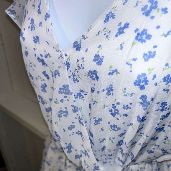 CLEARANCE Sienna Sky Dress XS Blue and White Floral Blouson Spring Dress - Picture 7 of 14